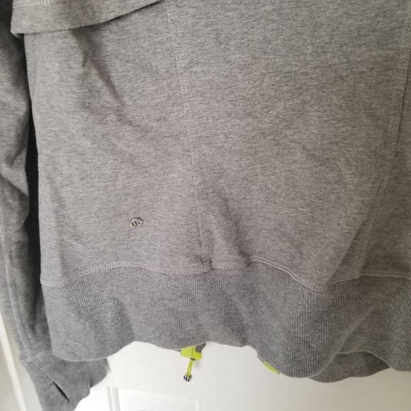 Lululemon running scuba - Picture 9 of 9